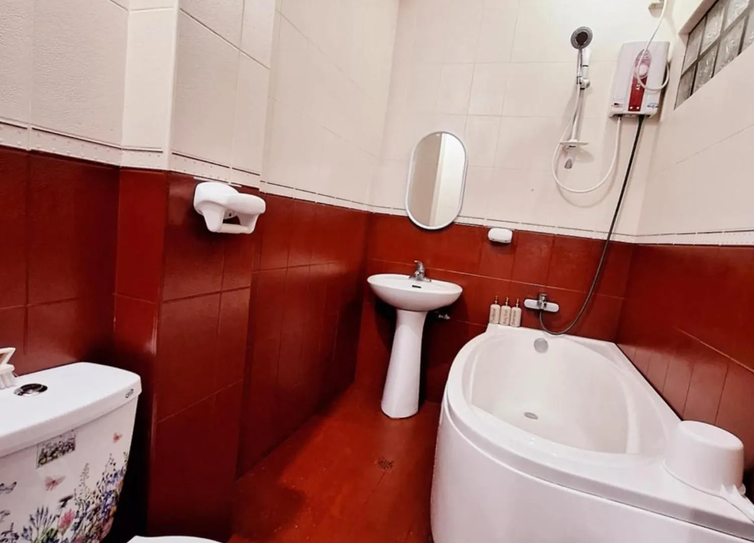 N4 Studio Room Apartment Transient House Ground Floor Near Abreeza Mall, Spmc, Sm Lanang & Usep Davao City